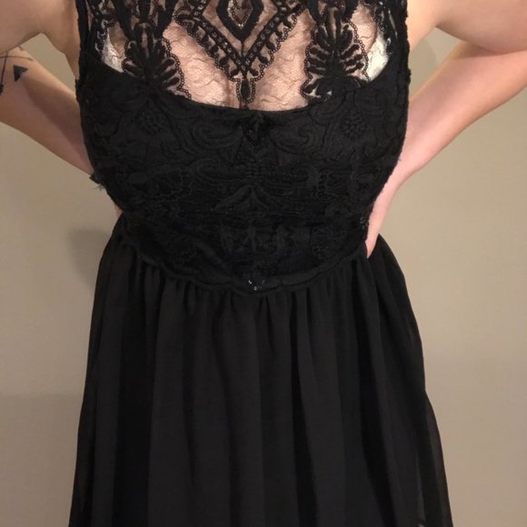 Black Lace Formal Dress Size Medium - Picture 2 of 8